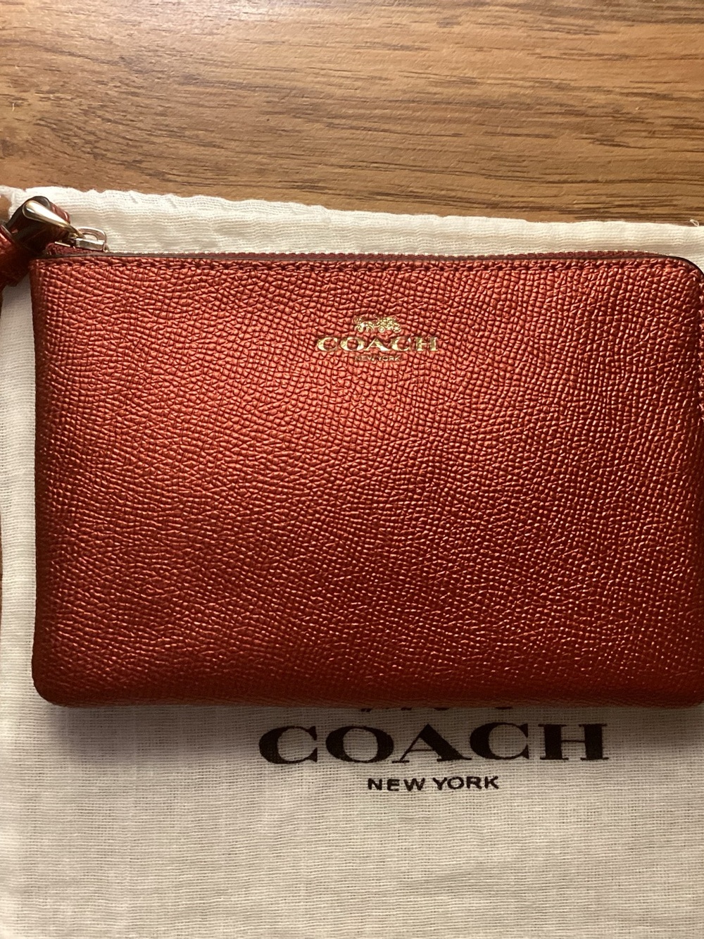 Coach Cornet Zip Wristlet in Metallic Red With Dust Bag NWOT - Picture 3 of 6